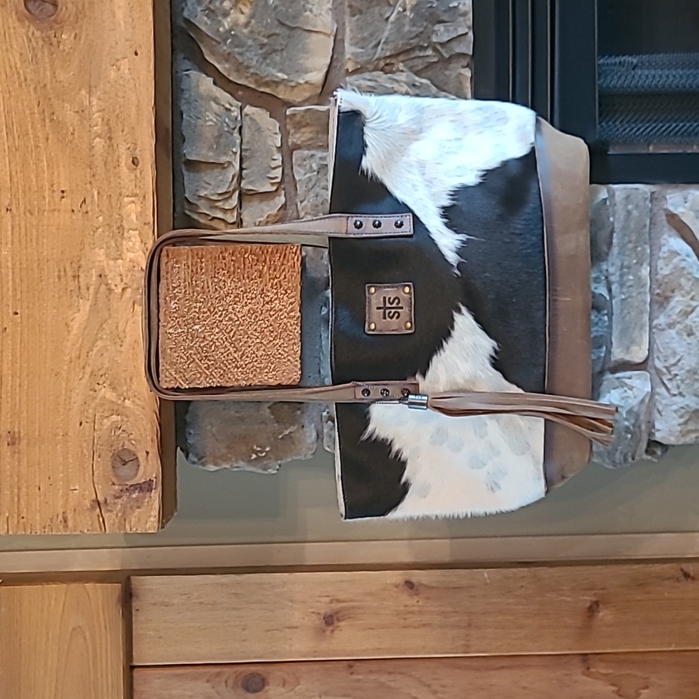 STS Ranchwear Cowhide Handbag